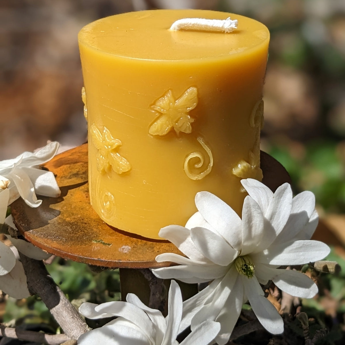 Dancing bee cylinder beeswax candle , 2.5"x 2.5"